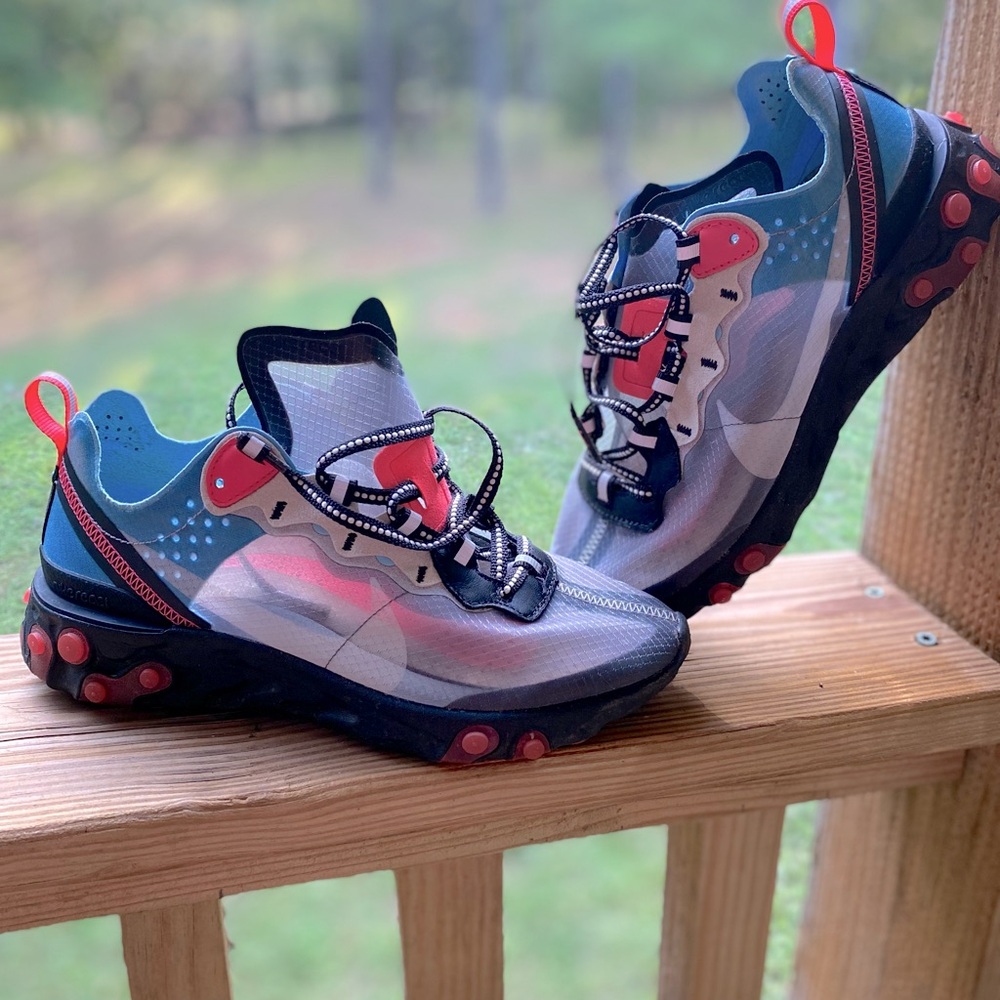 Nike Athletic Shoes - Multicolor Design